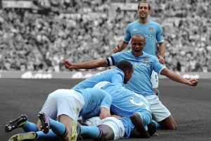 世界杯2026-新疆队对阵火箭，恩比德展现巨星价值，当东方坚韧遇上西方天赋