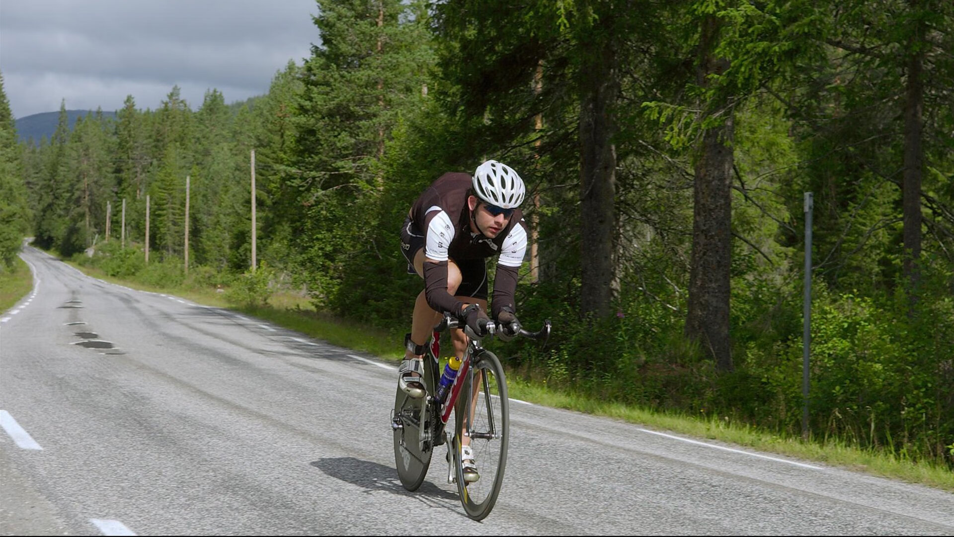 奥纳纳全程高能输出,芬兰打穿哥斯达黎加,当非洲雄狮的咆哮遇上北欧冰刃的寒光